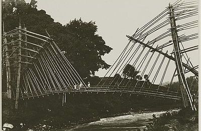 Jembatan Bamboo di Wonosobo Jawa Tengah 1930 (Koleksi: www.kitlv.nl)