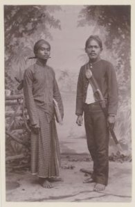 Juru Tulis dan Opas di Jawa Tengah tahun 1900 (Koleksi: www.kitlv.nl)
